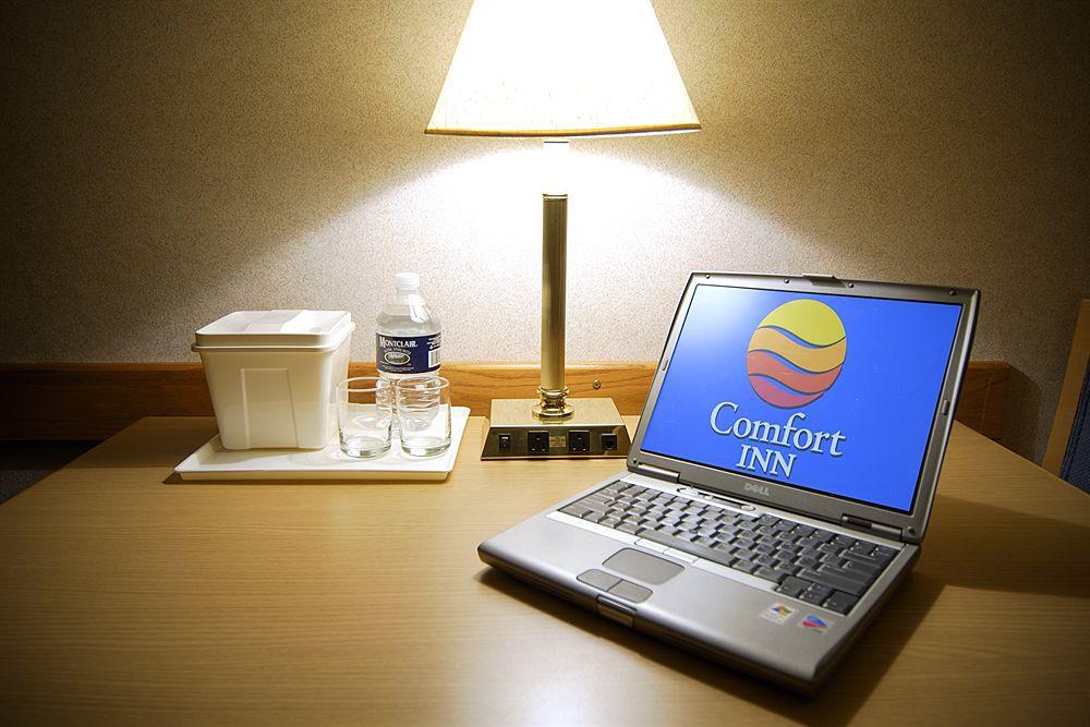 Comfort Inn Pickering Exterior foto