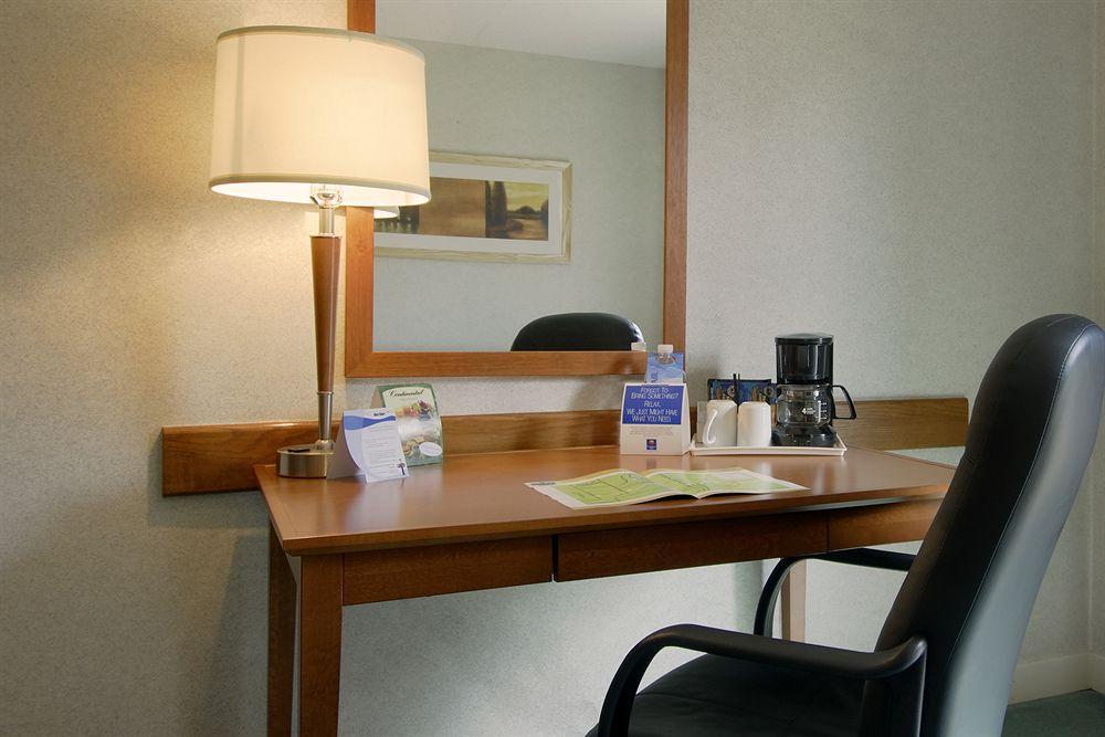 Comfort Inn Pickering Exterior foto